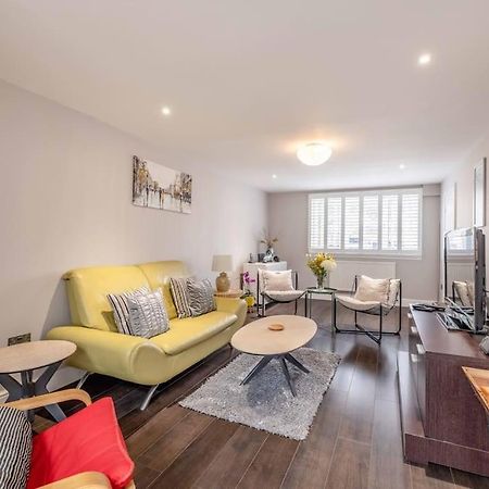 Central Windsor, 5 Mins To Legoland, Driveway Екстер'єр фото