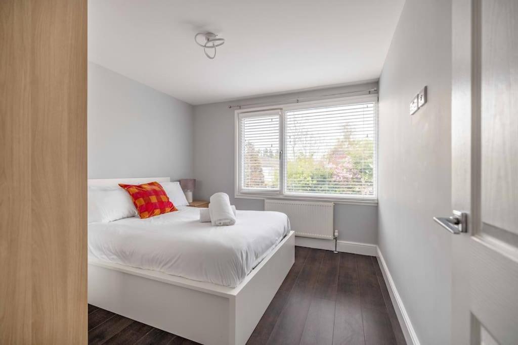 Central Windsor, 5 Mins To Legoland, Driveway Екстер'єр фото