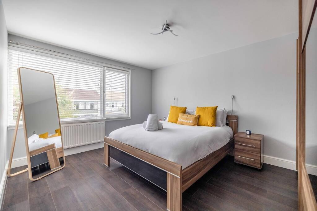 Central Windsor, 5 Mins To Legoland, Driveway Екстер'єр фото